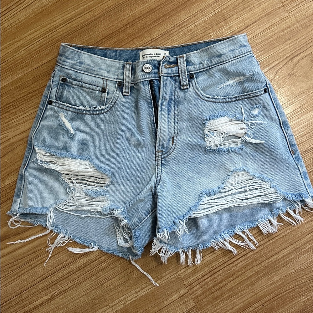 Abercrombie & Fitch Light Blue Denim Shorts size 2